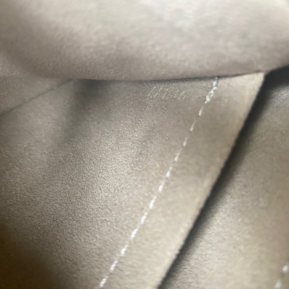 Louis Vuitton Pochette Milla MM - Monogram Multicolor Black M60097 - Picture 15 of 16